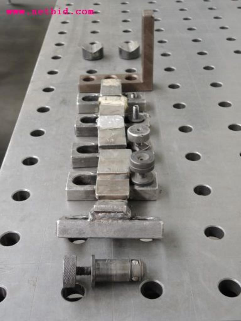 sheetmetal and metalworking machines <br><font size="2">In collaboration with Hilco Industrial Acquisitions bv<br></font>-7