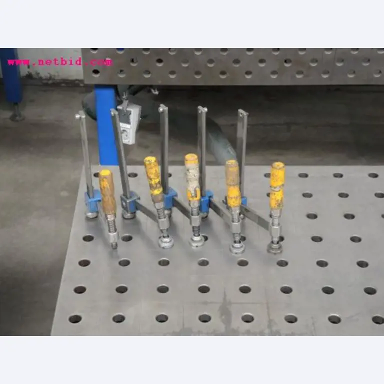 Chapas metálicas e máquinas para trabalhar metais<br><font size="2">Em colaboração com a Hilco Industrial Acquisitions bv</font>-6