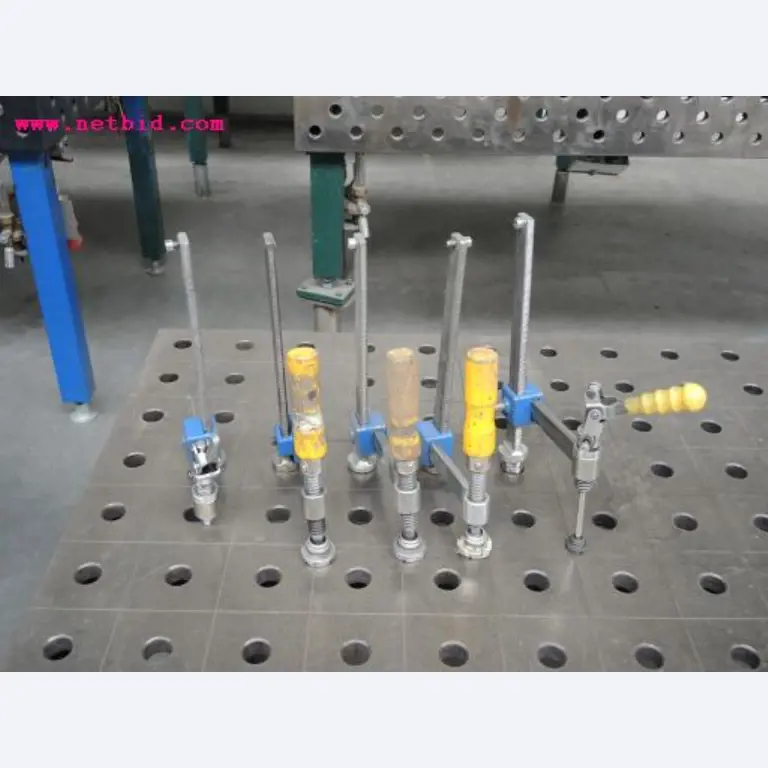 Chapas metálicas e máquinas para trabalhar metais<br><font size="2">Em colaboração com a Hilco Industrial Acquisitions bv</font>-6
