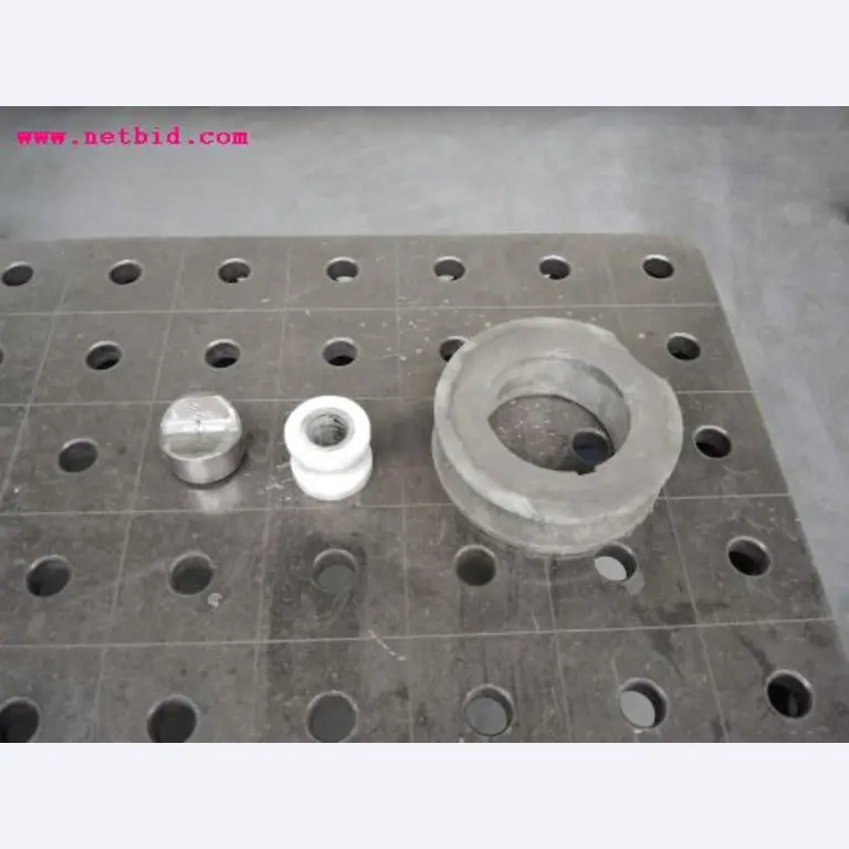 Chapas metálicas e máquinas para trabalhar metais<br><font size="2">Em colaboração com a Hilco Industrial Acquisitions bv</font>-9