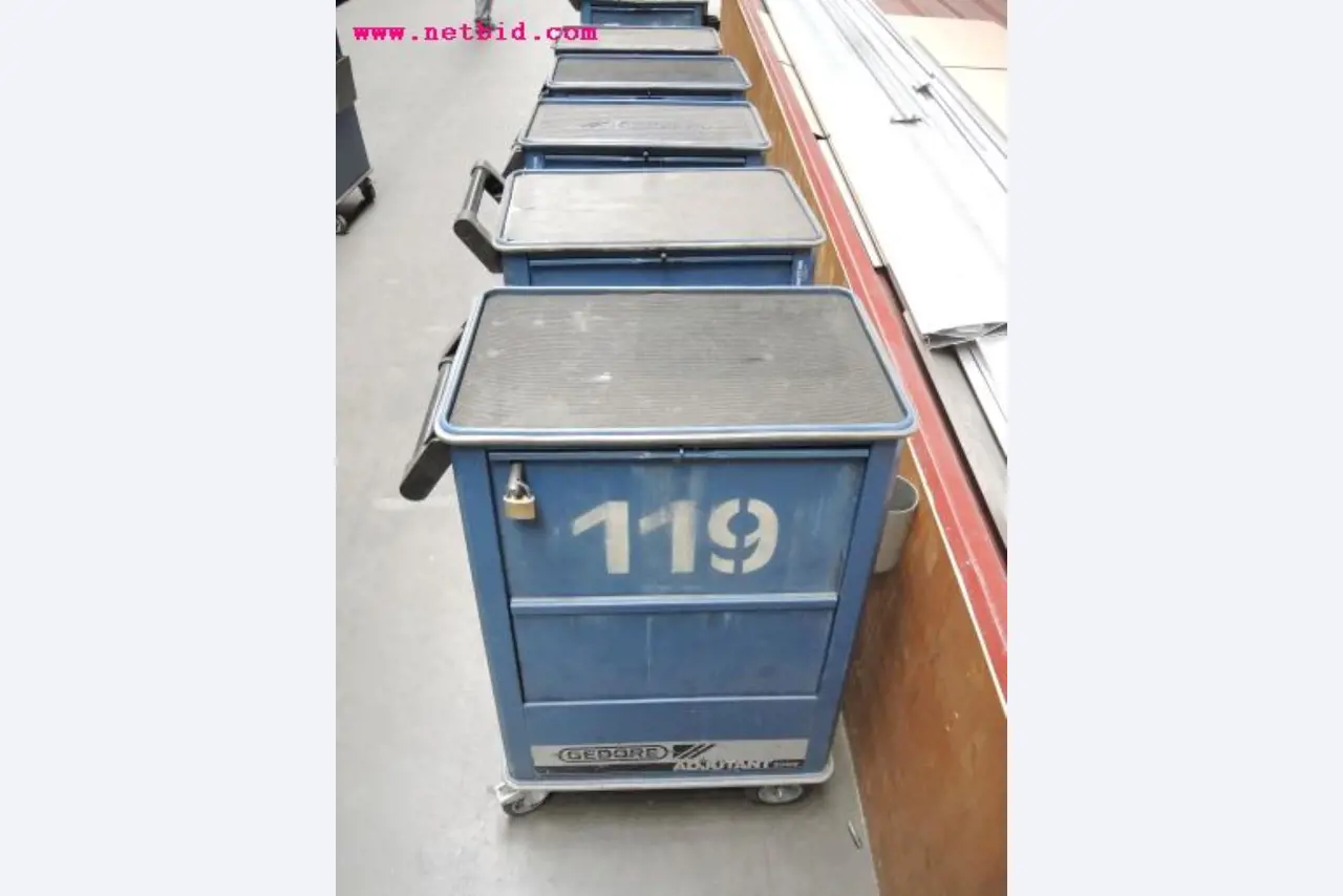 Chapas metálicas e máquinas para trabalhar metais<br><font size="2">Em colaboração com a Hilco Industrial Acquisitions bv</font>-3