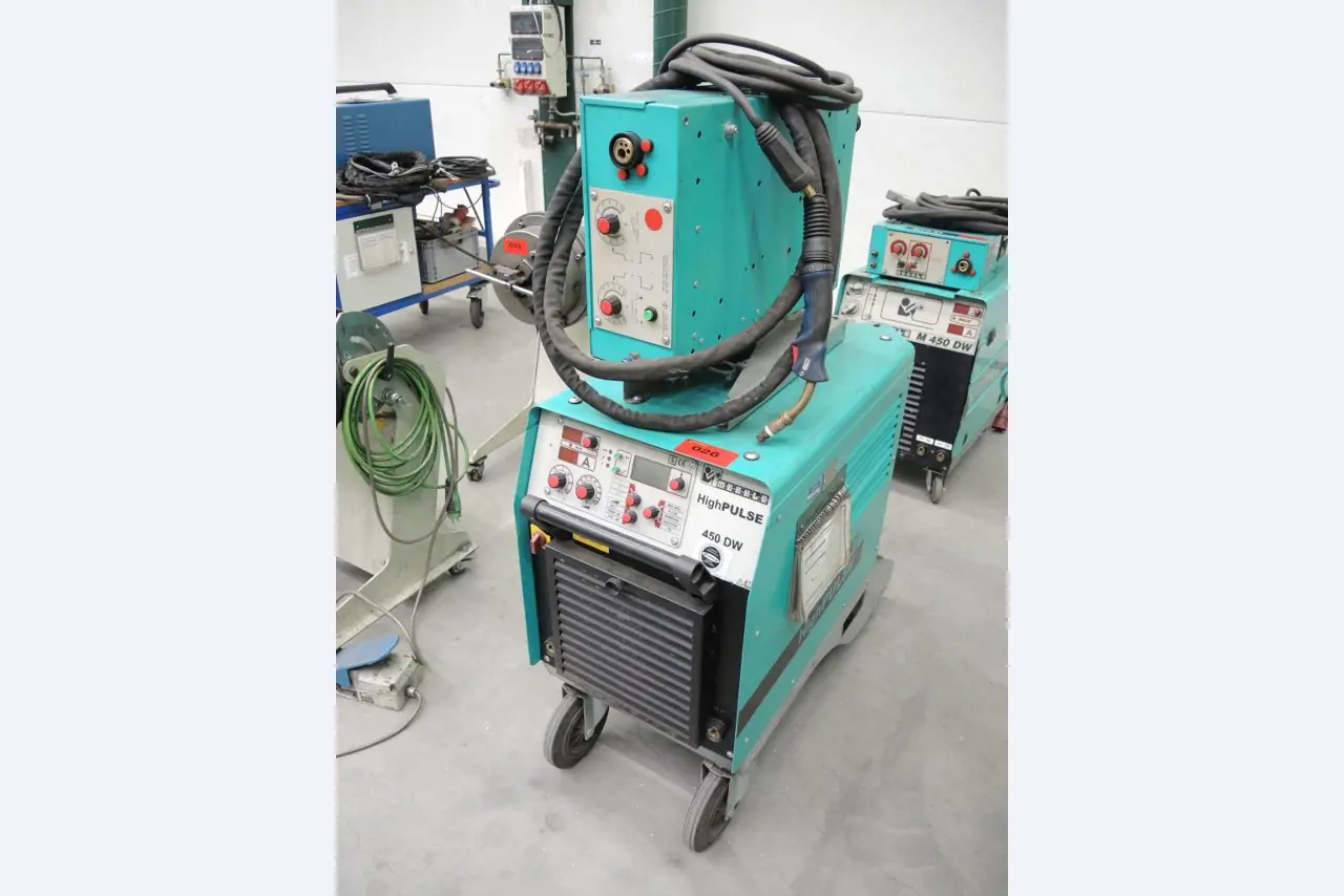 Chapas metálicas e máquinas para trabalhar metais<br><font size="2">Colaboração com Hilco Industrial Acquisitions bv</font><br><img src="/images/hil.png"><br>-1