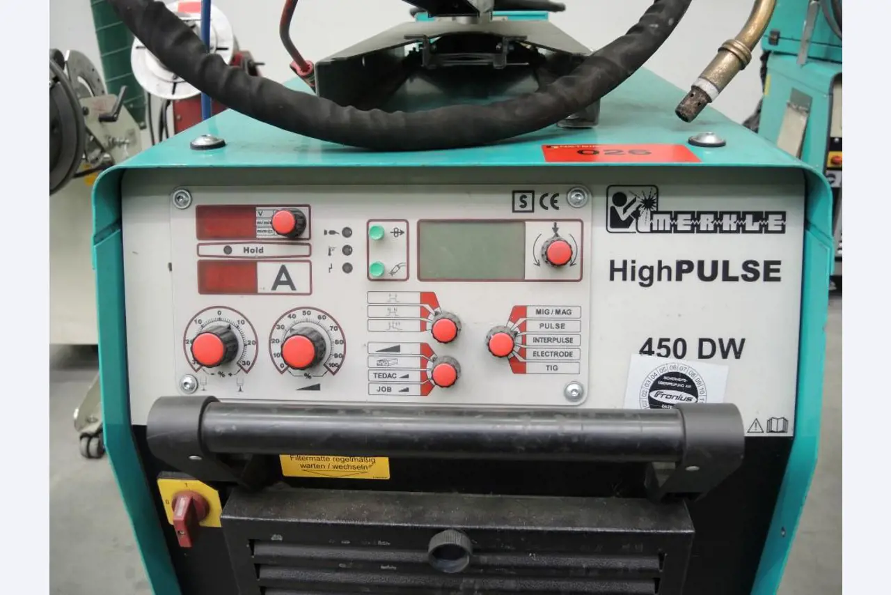 Chapas metálicas e máquinas para trabalhar metais<br><font size="2">Colaboração com Hilco Industrial Acquisitions bv</font><br><img src="/images/hil.png"><br>-3