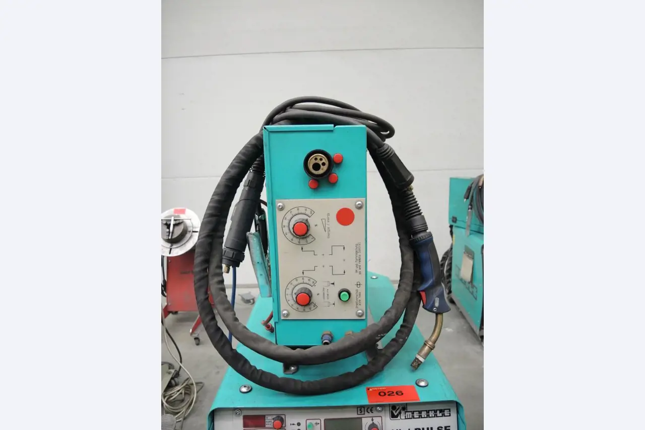 Chapas metálicas e máquinas para trabalhar metais<br><font size="2">Colaboração com Hilco Industrial Acquisitions bv</font><br><img src="/images/hil.png"><br>-4