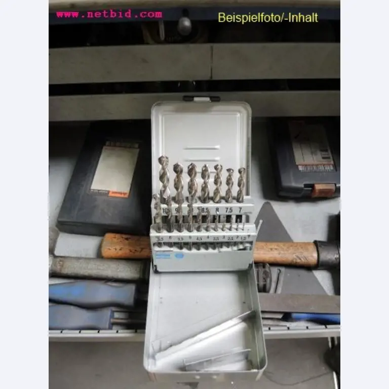 Chapas metálicas e máquinas para trabalhar metais<br><font size="2">Em colaboração com a Hilco Industrial Acquisitions bv</font>-12