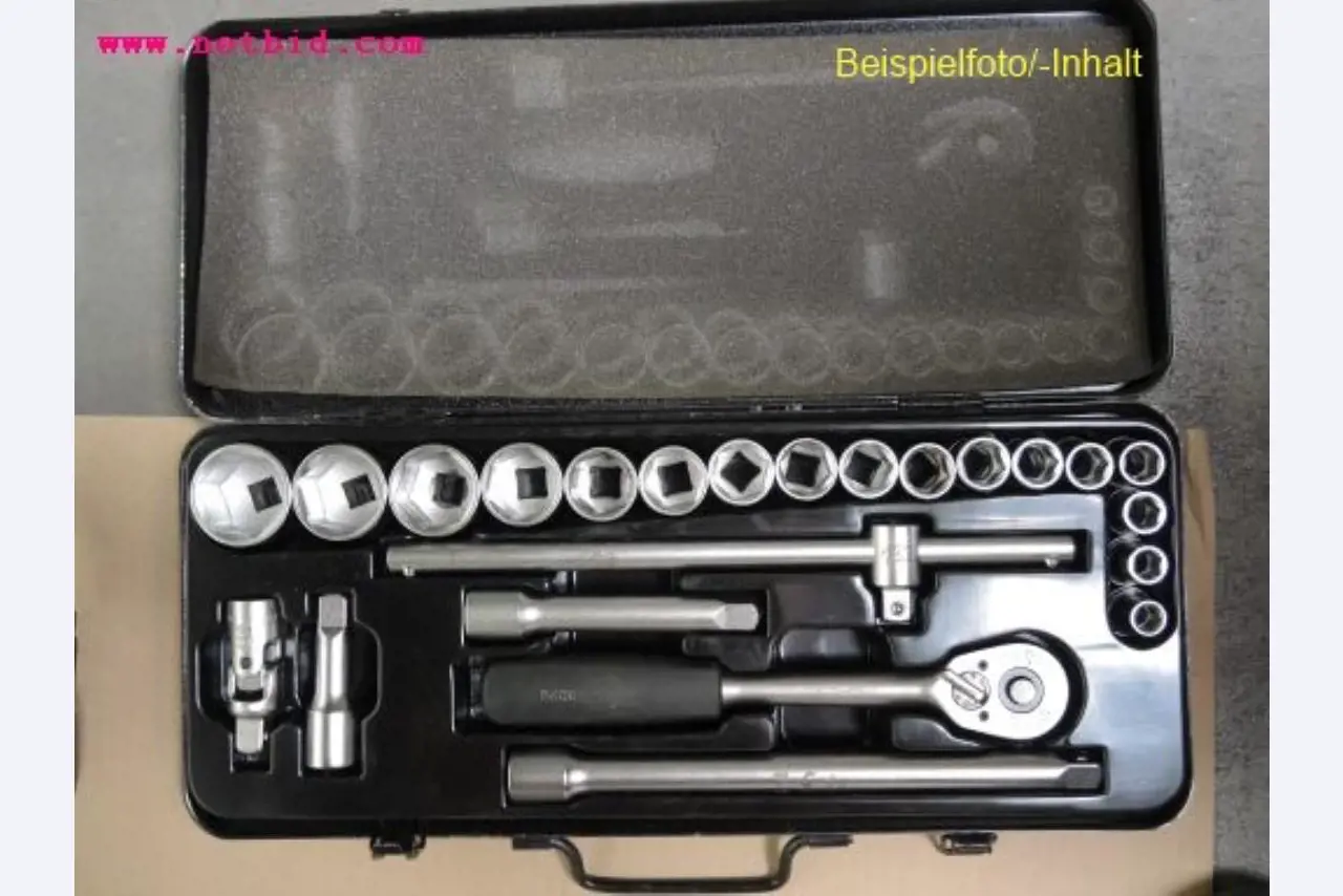 Chapas metálicas e máquinas para trabalhar metais<br><font size="2">Em colaboração com a Hilco Industrial Acquisitions bv</font>-18