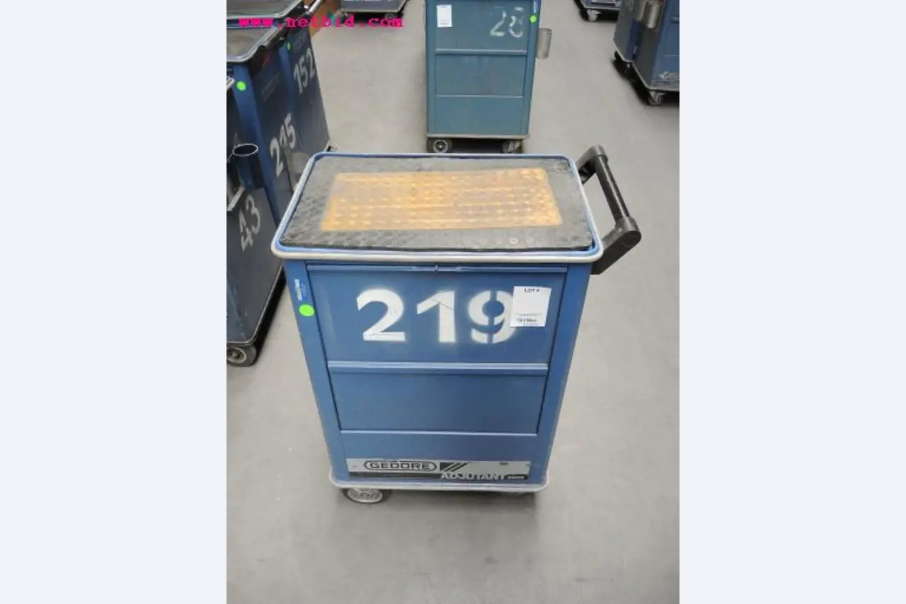Chapas metálicas e máquinas para trabalhar metais<br><font size="2">Em colaboração com a Hilco Industrial Acquisitions bv</font>-4