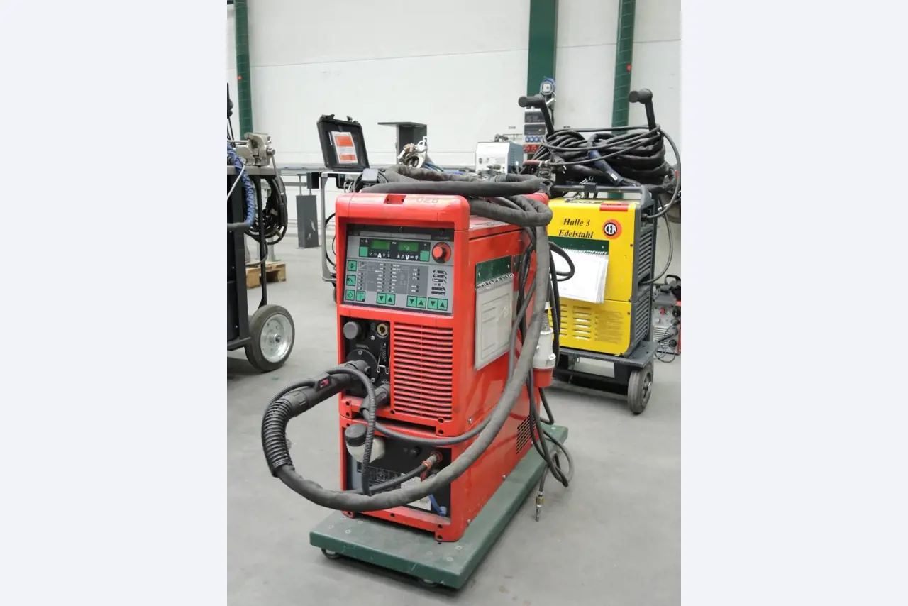 Chapas metálicas e máquinas para trabalhar metais<br><font size="2">Colaboração com Hilco Industrial Acquisitions bv</font><br><img src="/images/hil.png"><br>-1