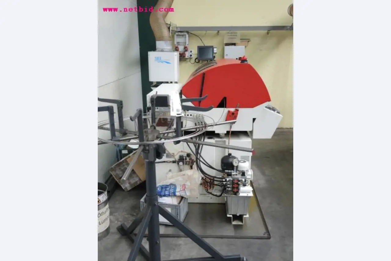Chapas metálicas e máquinas para trabalhar metais<br><font size="2">Em colaboração com a Hilco Industrial Acquisitions bv</font>-7
