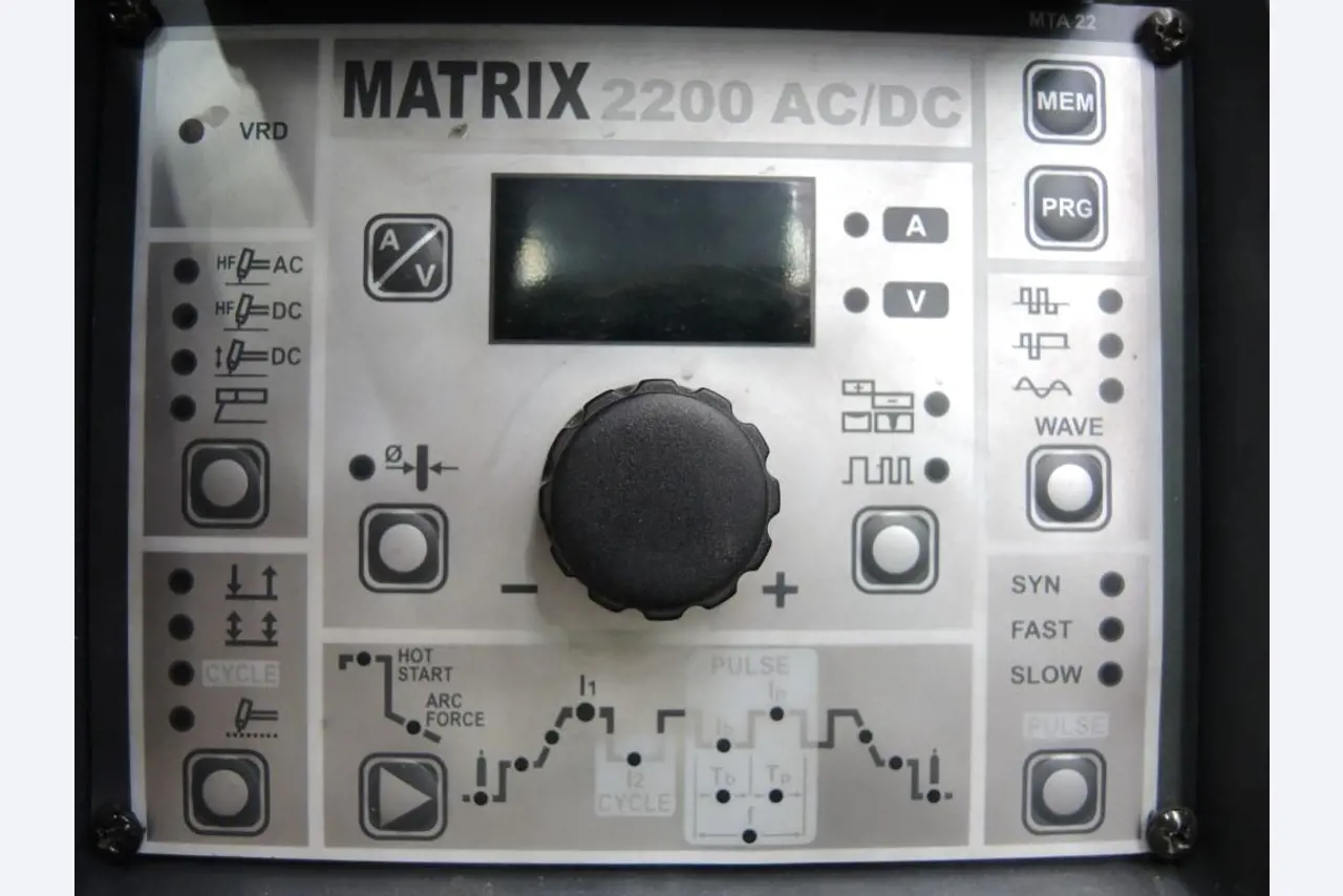 Chapas metálicas e máquinas para trabalhar metais<br><font size="2">Colaboração com Hilco Industrial Acquisitions bv</font><br><img src="/images/hil.png"><br>-3