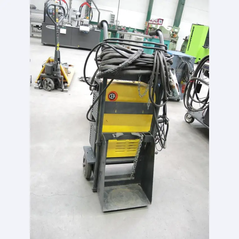 Chapas metálicas e máquinas para trabalhar metais<br><font size="2">Colaboração com Hilco Industrial Acquisitions bv</font><br><img src="/images/hil.png"><br>-5