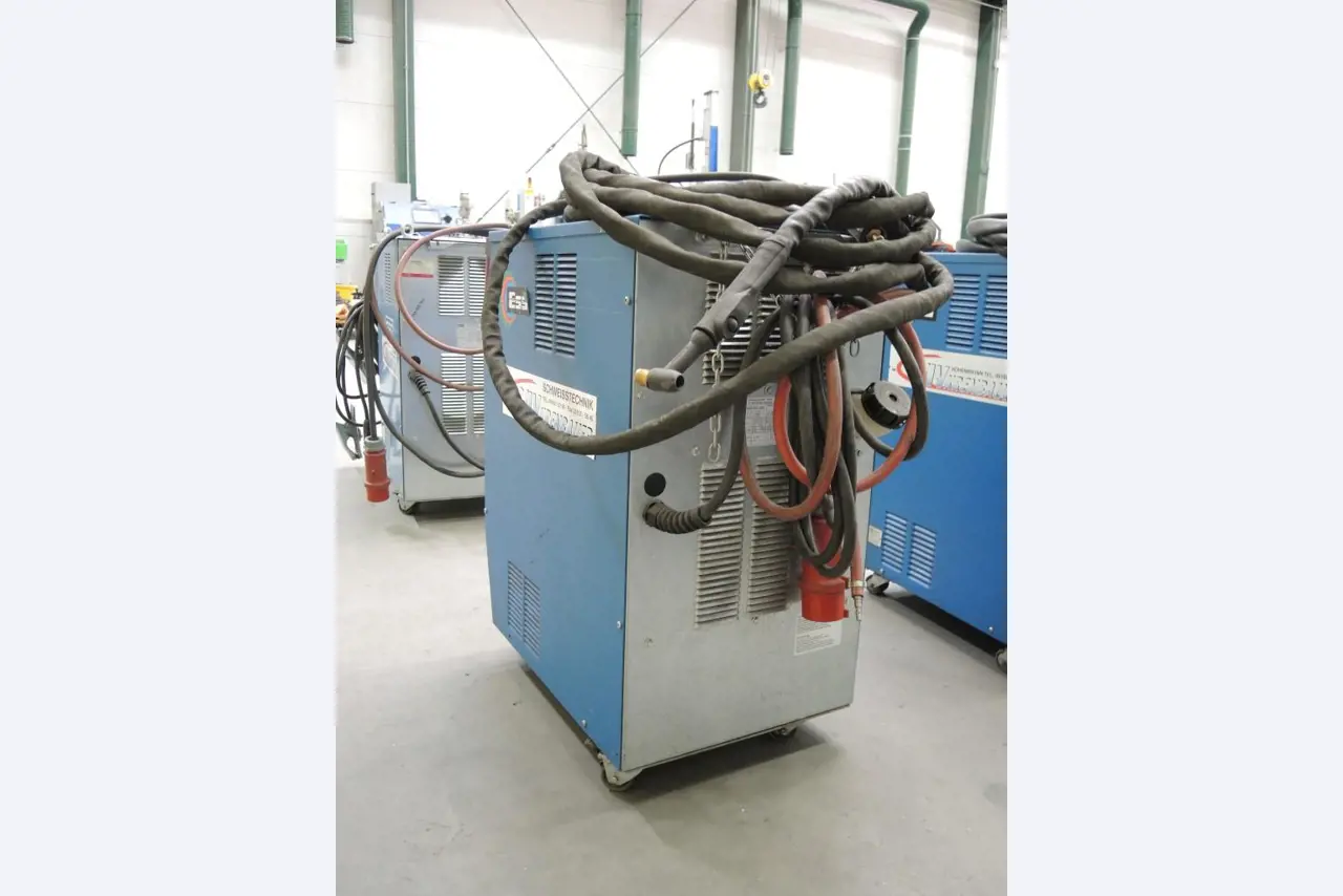 stroje na zpracování plechu a kovoobrábecí<br><font size="2">Ve spolupráci s firmo u Hilco Industrial Acquisitions bv</font><img src="/images/hilco-logo.png">
-3