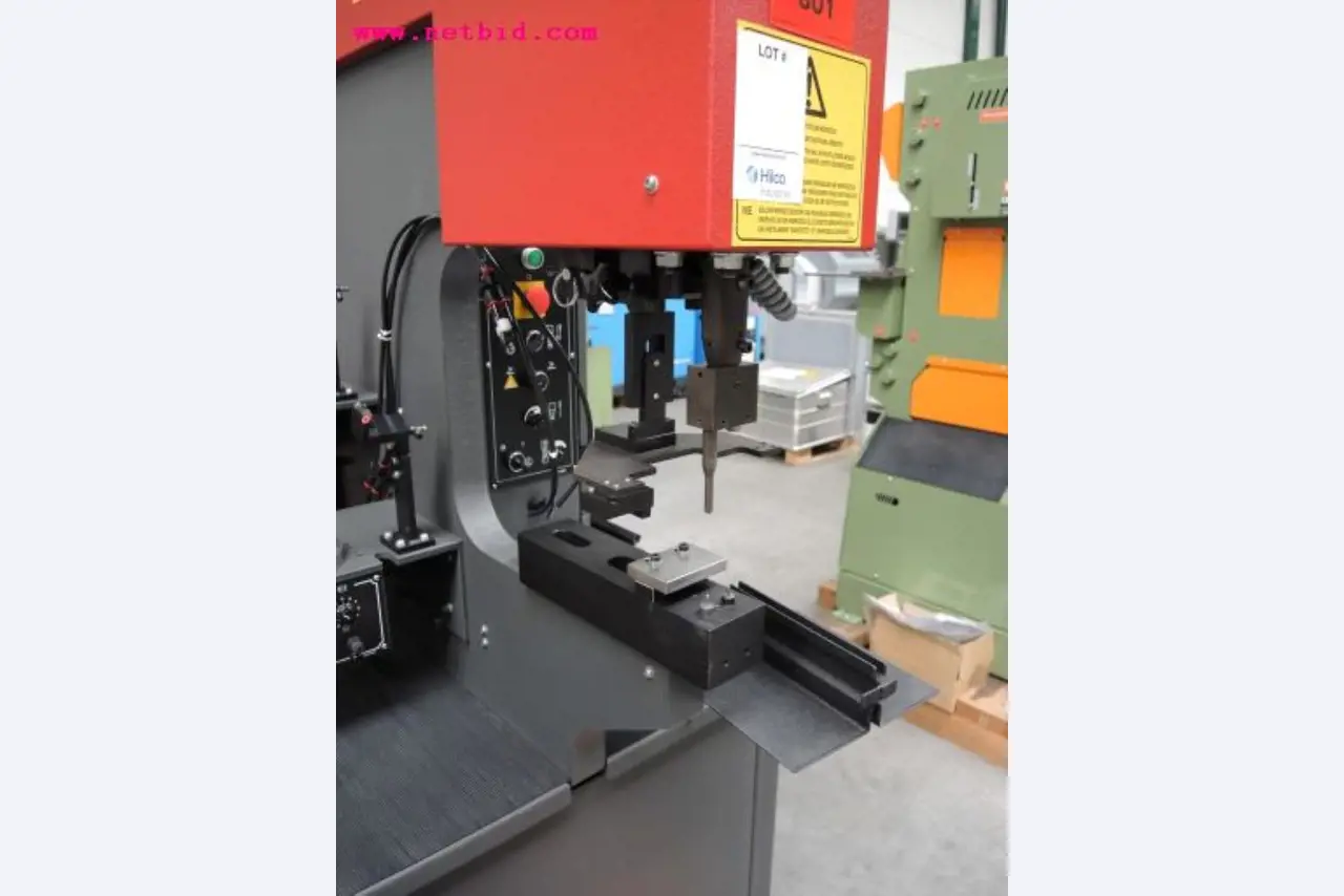 Chapas metálicas e máquinas para trabalhar metais<br><font size="2">Em colaboração com a Hilco Industrial Acquisitions bv</font>-11
