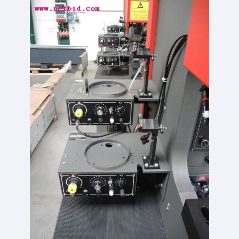 Chapas metálicas e máquinas para trabalhar metais<br><font size="2">Em colaboração com a Hilco Industrial Acquisitions bv</font>-12