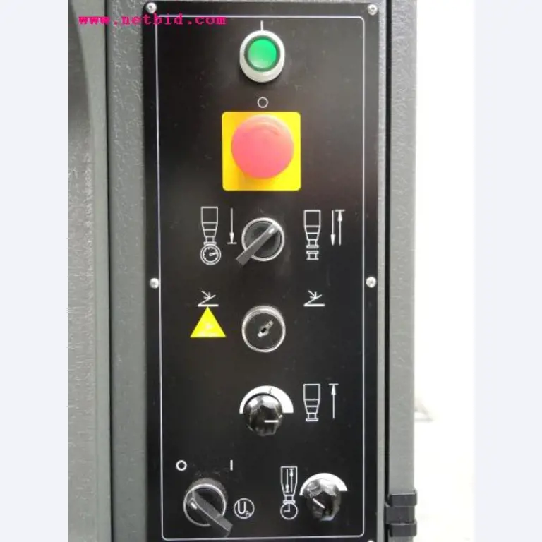 Chapas metálicas e máquinas para trabalhar metais<br><font size="2">Em colaboração com a Hilco Industrial Acquisitions bv</font>-13