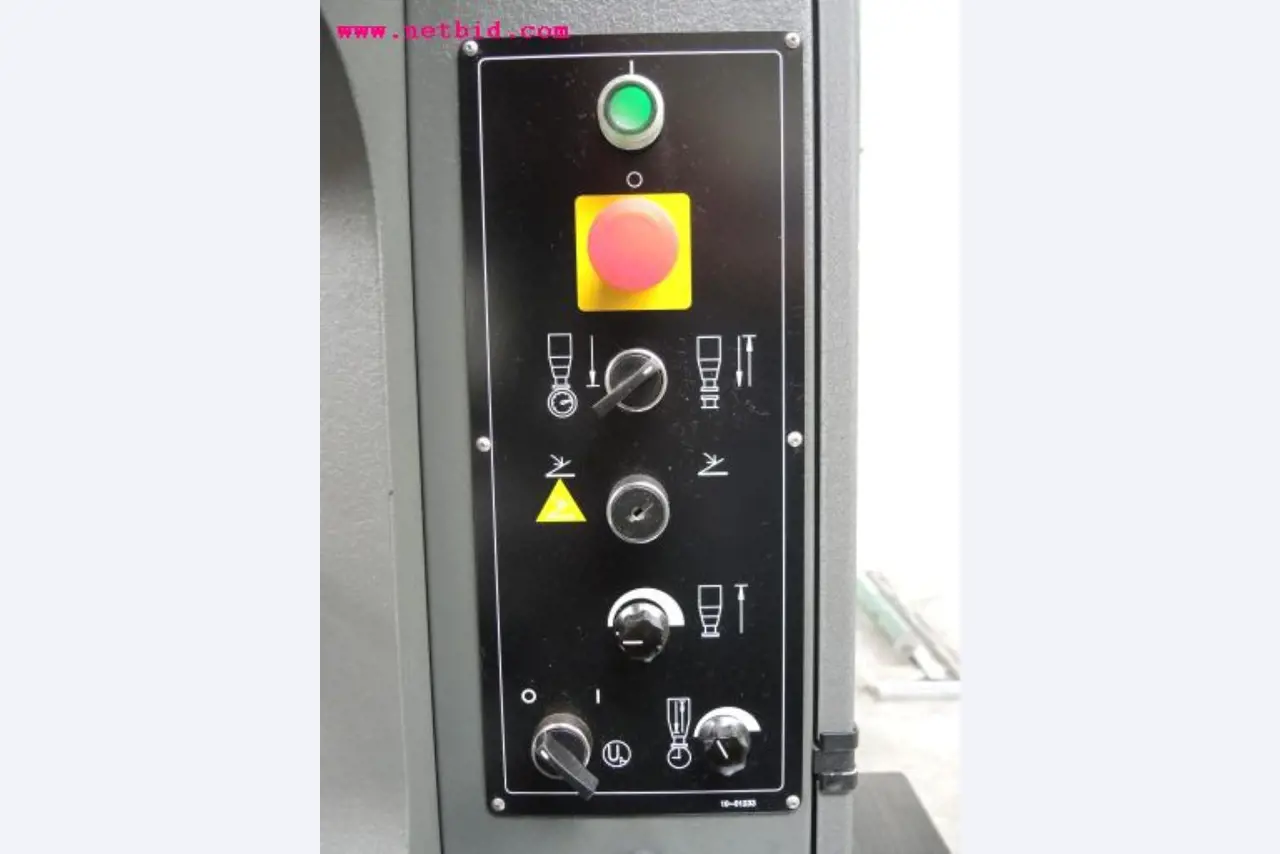 Chapas metálicas e máquinas para trabalhar metais<br><font size="2">Em colaboração com a Hilco Industrial Acquisitions bv</font>-9