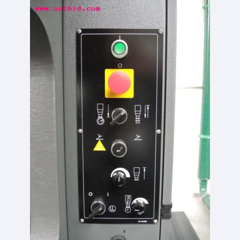 Chapas metálicas e máquinas para trabalhar metais<br><font size="2">Em colaboração com a Hilco Industrial Acquisitions bv</font>-13
