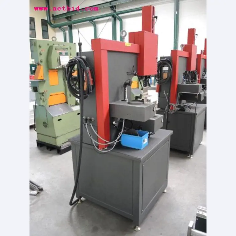 Chapas metálicas e máquinas para trabalhar metais<br><font size="2">Em colaboração com a Hilco Industrial Acquisitions bv</font>-8