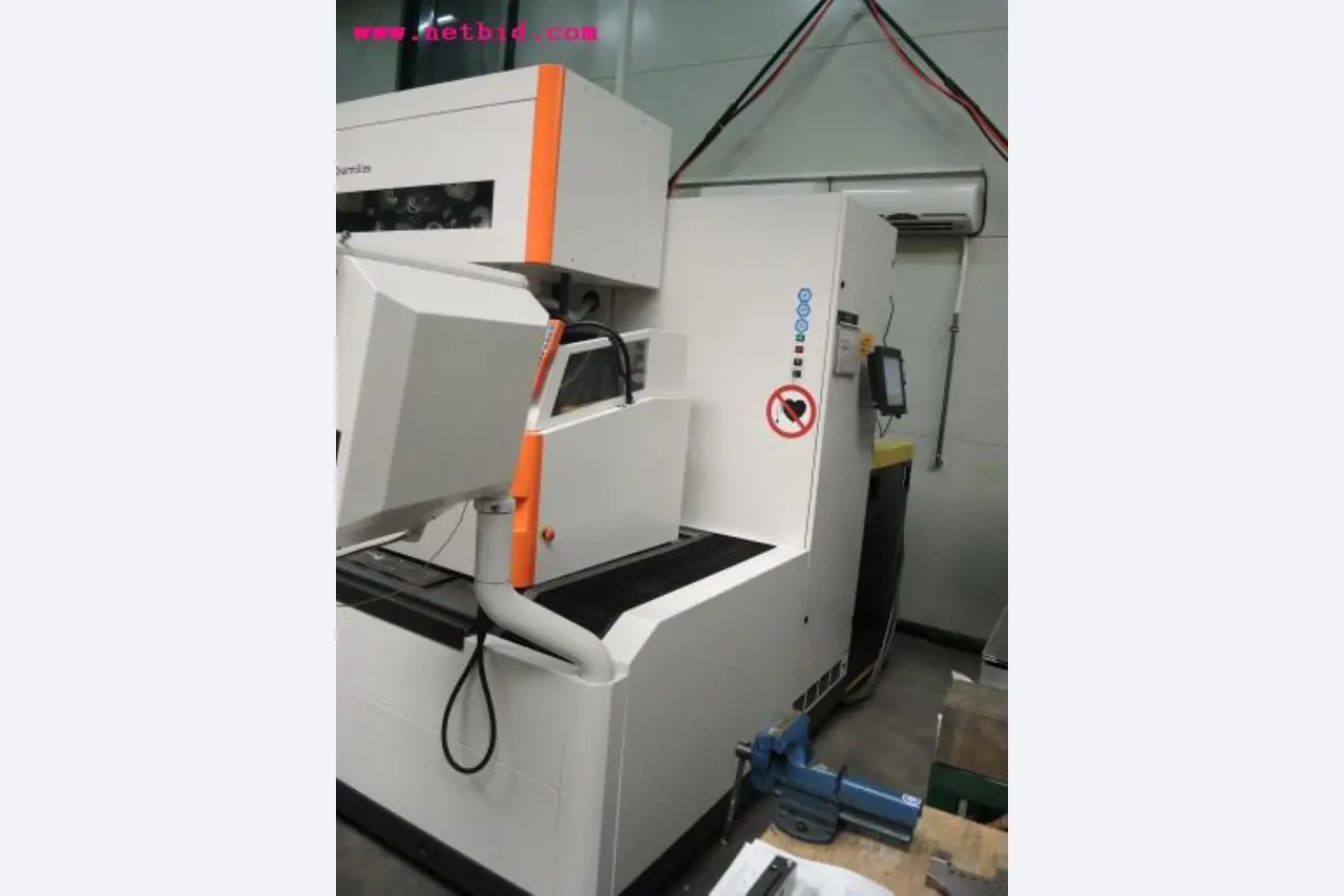 Chapas metálicas e máquinas para trabalhar metais<br><font size="2">Em colaboração com a Hilco Industrial Acquisitions bv</font>-4