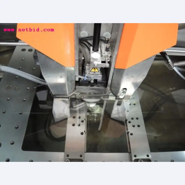 Chapas metálicas e máquinas para trabalhar metais<br><font size="2">Em colaboração com a Hilco Industrial Acquisitions bv</font>-8