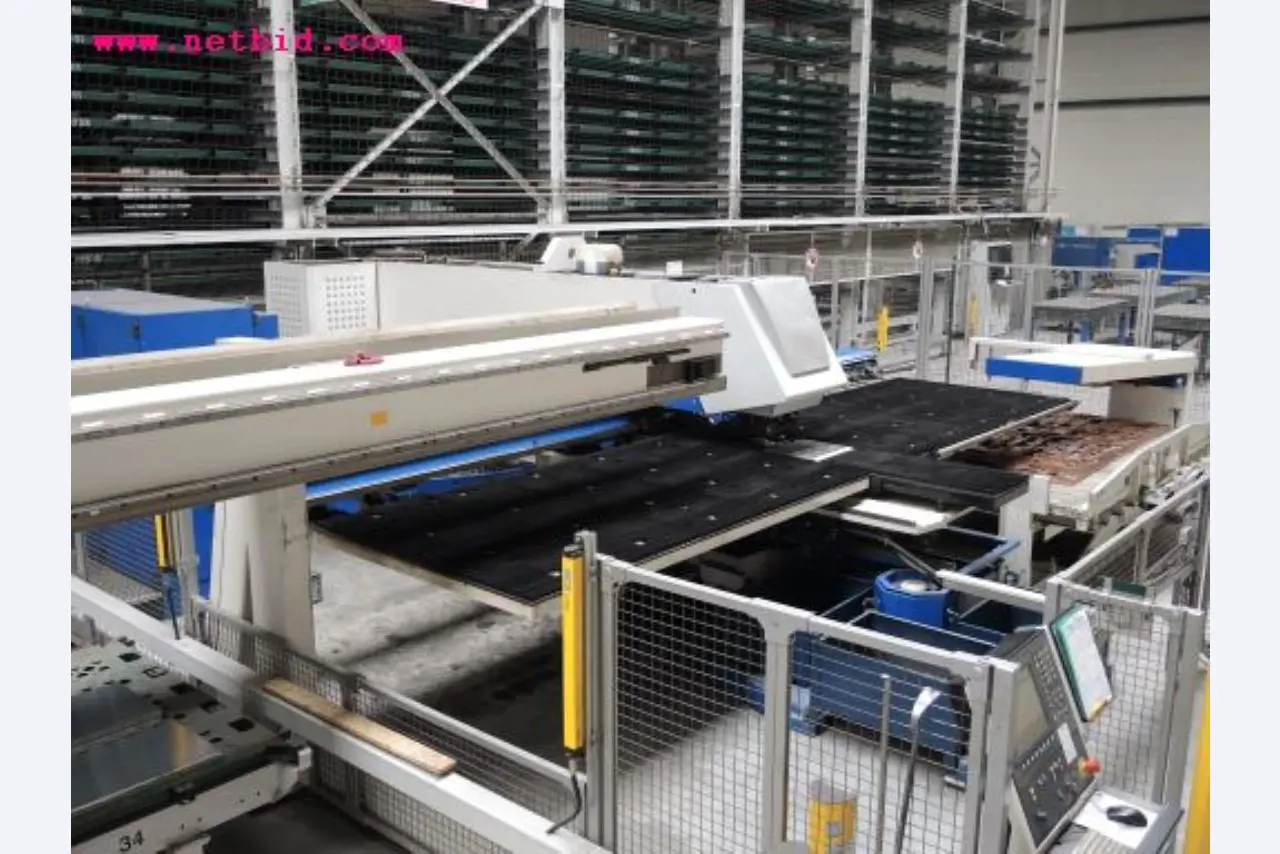 Chapas metálicas e máquinas para trabalhar metais<br><font size="2">Em colaboração com a Hilco Industrial Acquisitions bv</font>-17