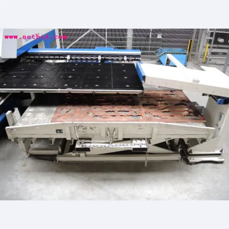 Chapas metálicas e máquinas para trabalhar metais<br><font size="2">Em colaboração com a Hilco Industrial Acquisitions bv</font>-3