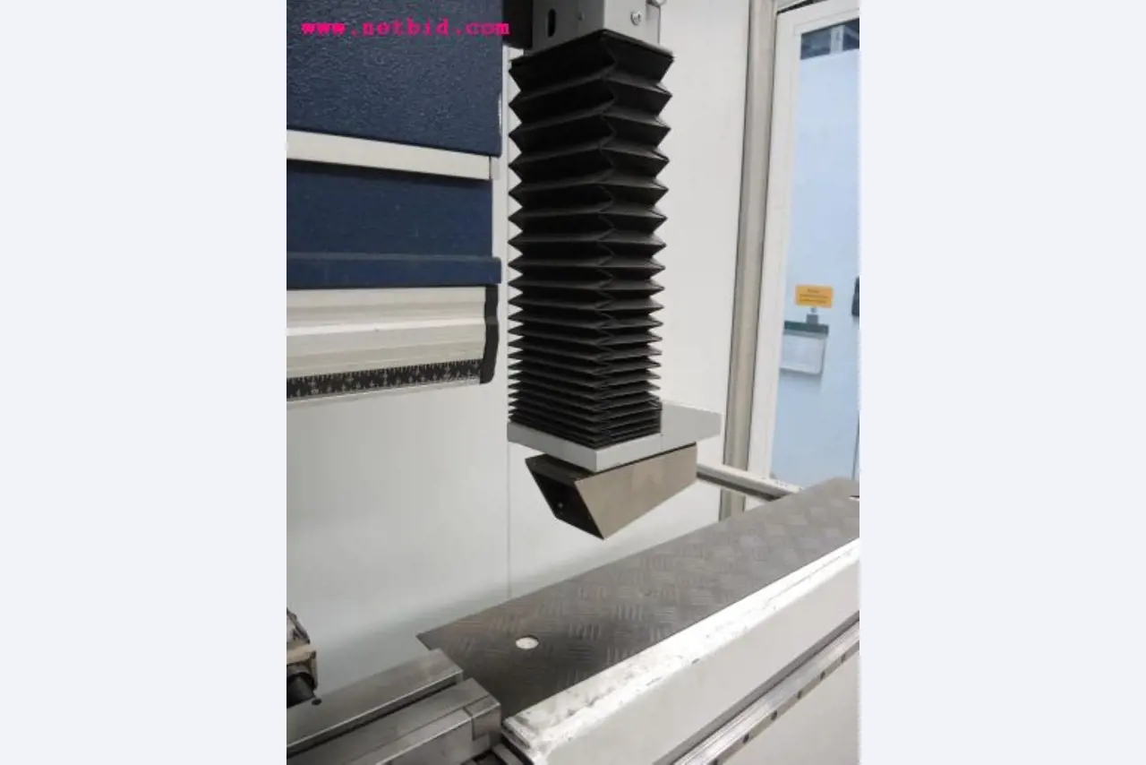 Chapas metálicas e máquinas para trabalhar metais<br><font size="2">Em colaboração com a Hilco Industrial Acquisitions bv</font>-4