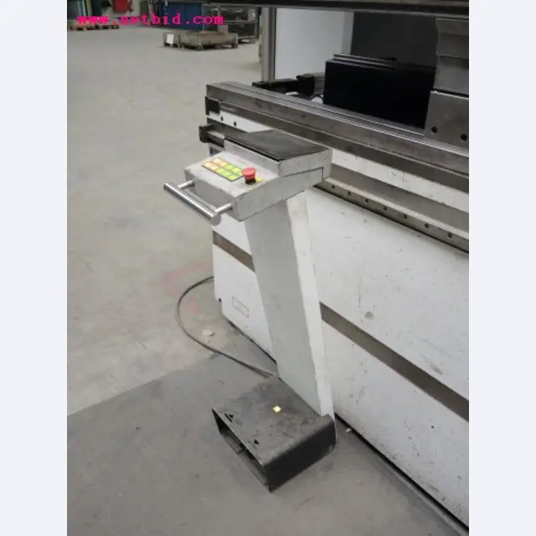 Chapas metálicas e máquinas para trabalhar metais<br><font size="2">Em colaboração com a Hilco Industrial Acquisitions bv</font>-4