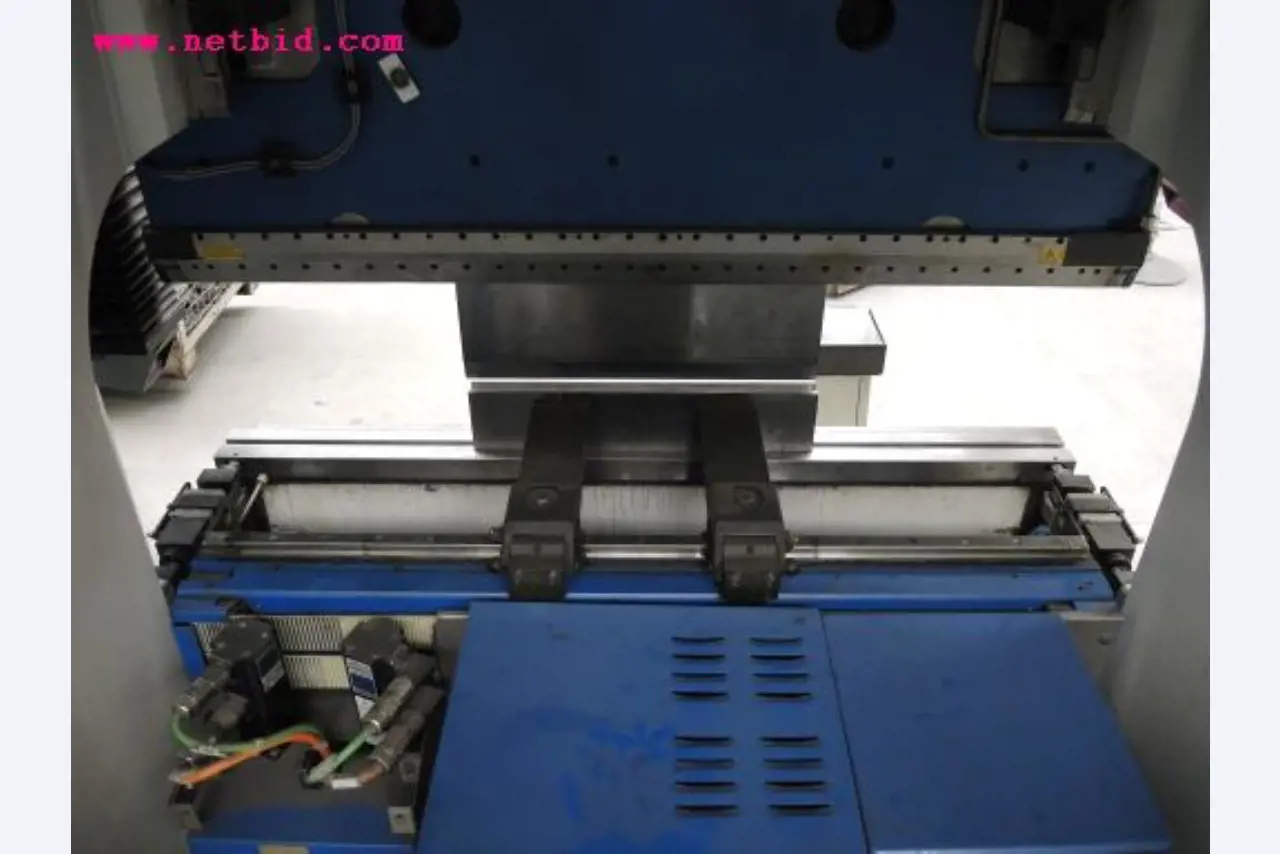 Chapas metálicas e máquinas para trabalhar metais<br><font size="2">Em colaboração com a Hilco Industrial Acquisitions bv</font>-14