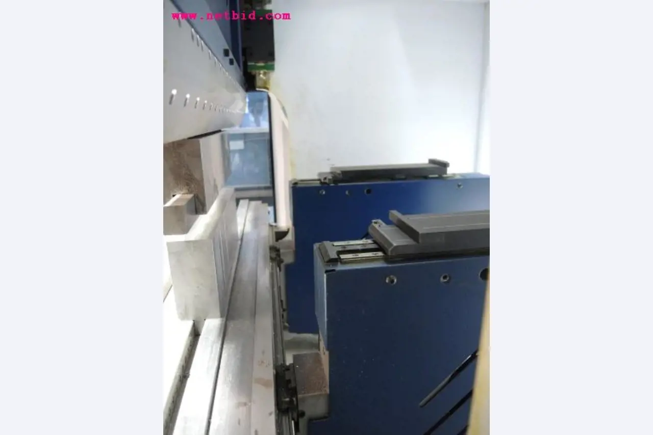 Chapas metálicas e máquinas para trabalhar metais<br><font size="2">Em colaboração com a Hilco Industrial Acquisitions bv</font>-8