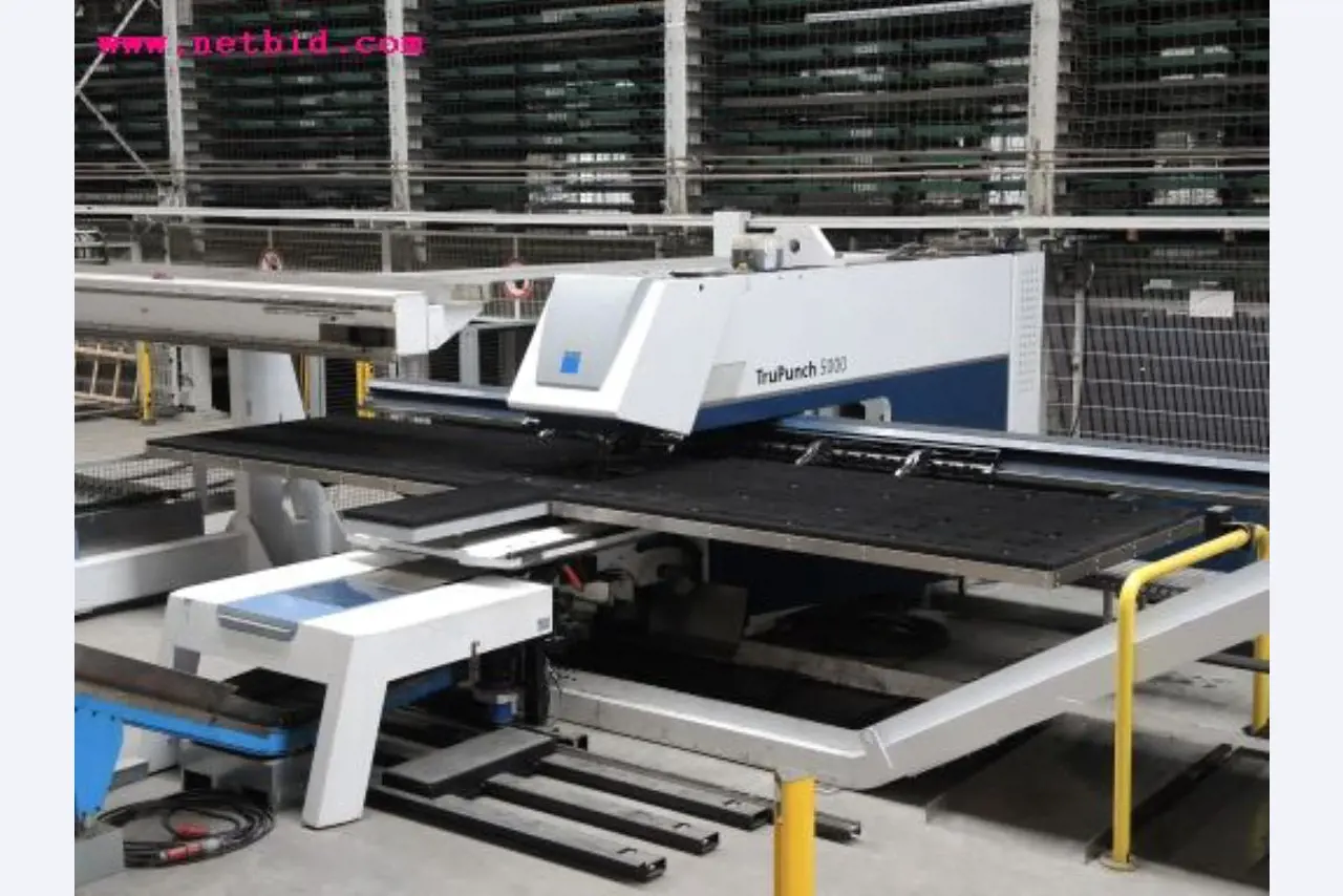 Chapas metálicas e máquinas para trabalhar metais<br><font size="2">Em colaboração com a Hilco Industrial Acquisitions bv</font>-12