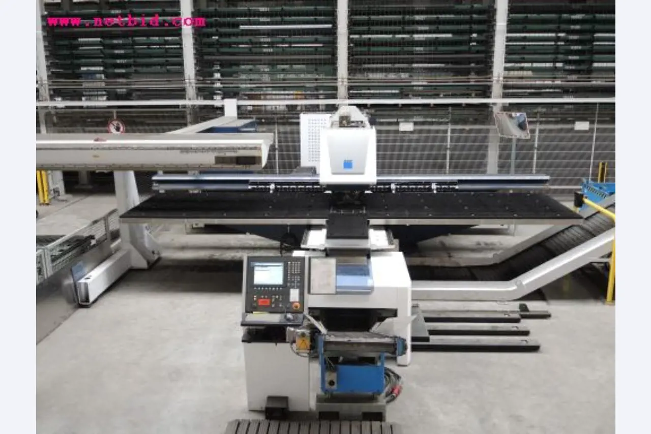 Chapas metálicas e máquinas para trabalhar metais<br><font size="2">Em colaboração com a Hilco Industrial Acquisitions bv</font>-17