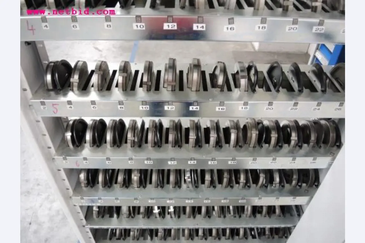 Chapas metálicas e máquinas para trabalhar metais<br><font size="2">Em colaboração com a Hilco Industrial Acquisitions bv</font>-11