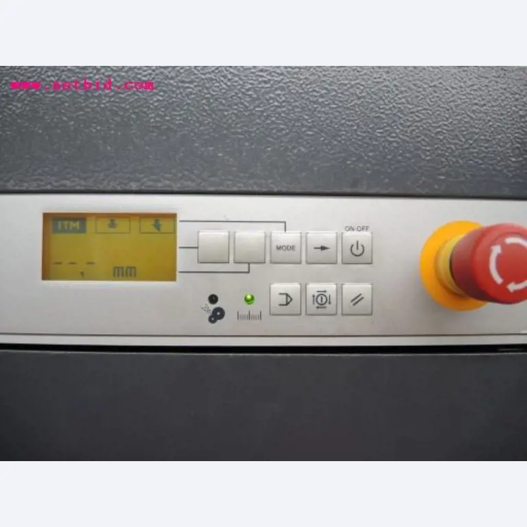 Chapas metálicas e máquinas para trabalhar metais<br><font size="2">Em colaboração com a Hilco Industrial Acquisitions bv</font>-3