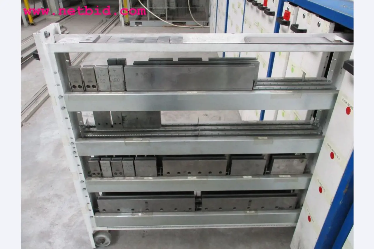 Chapas metálicas e máquinas para trabalhar metais<br><font size="2">Em colaboração com a Hilco Industrial Acquisitions bv</font>-7