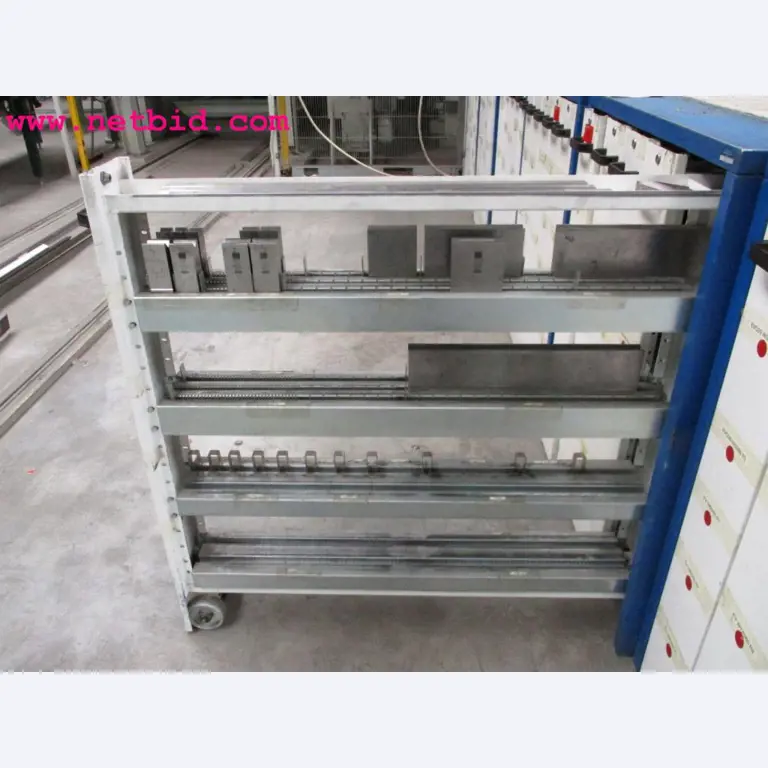 Chapas metálicas e máquinas para trabalhar metais<br><font size="2">Em colaboração com a Hilco Industrial Acquisitions bv</font>-9