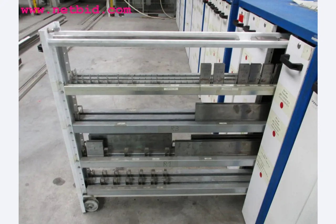 Chapas metálicas e máquinas para trabalhar metais<br><font size="2">Em colaboração com a Hilco Industrial Acquisitions bv</font>-4
