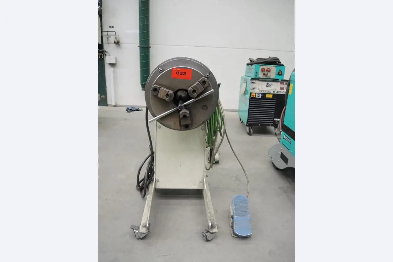 Chapas metálicas e máquinas para trabalhar metais<br><font size="2">Colaboração com Hilco Industrial Acquisitions bv</font><br><img src="/images/hil.png"><br>-2