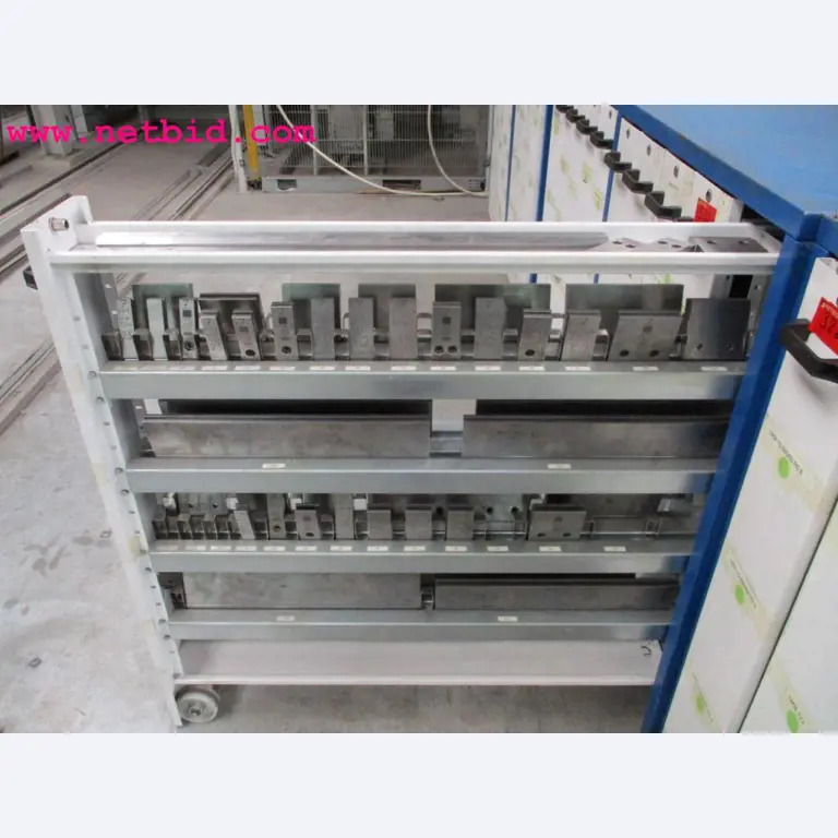 Chapas metálicas e máquinas para trabalhar metais<br><font size="2">Em colaboração com a Hilco Industrial Acquisitions bv</font>-2