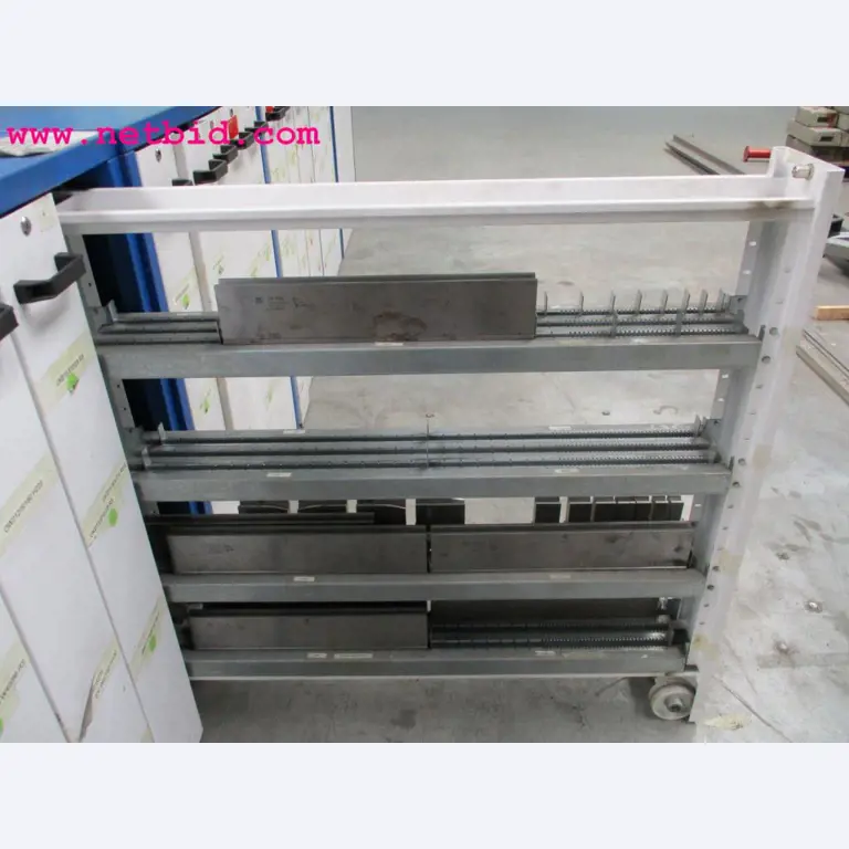 Chapas metálicas e máquinas para trabalhar metais<br><font size="2">Em colaboração com a Hilco Industrial Acquisitions bv</font>-9