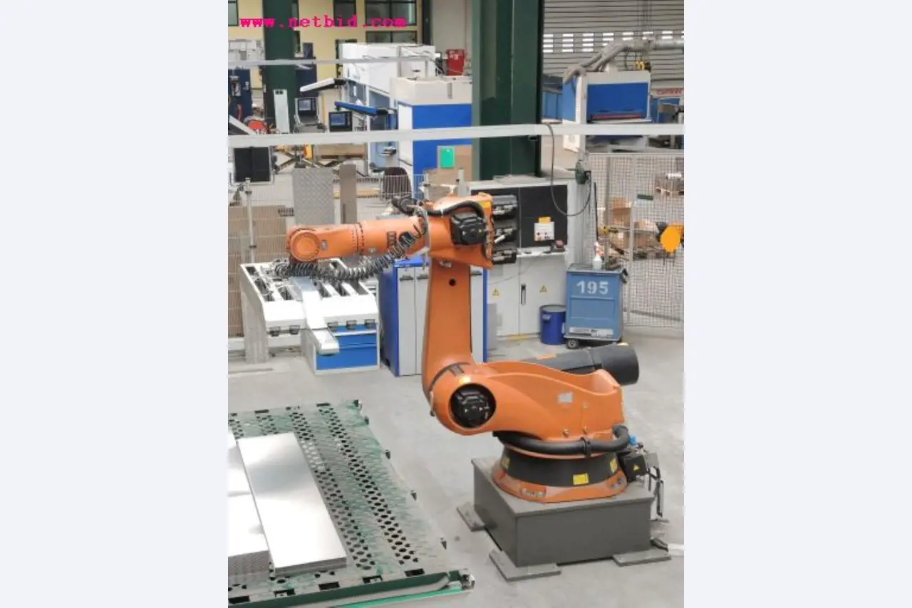 Chapas metálicas e máquinas para trabalhar metais<br><font size="2">Em colaboração com a Hilco Industrial Acquisitions bv</font>-13