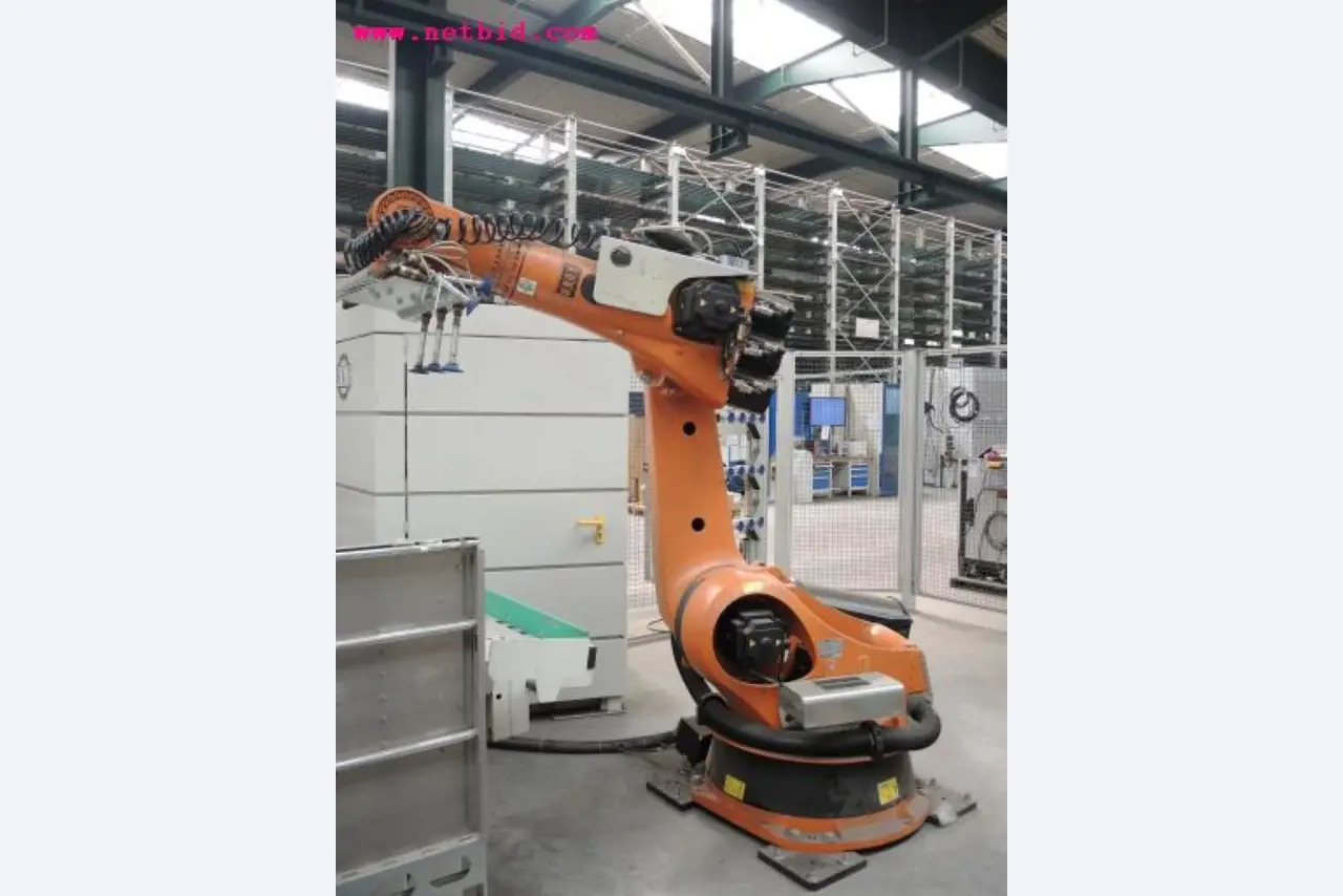 Chapas metálicas e máquinas para trabalhar metais<br><font size="2">Em colaboração com a Hilco Industrial Acquisitions bv</font>-16
