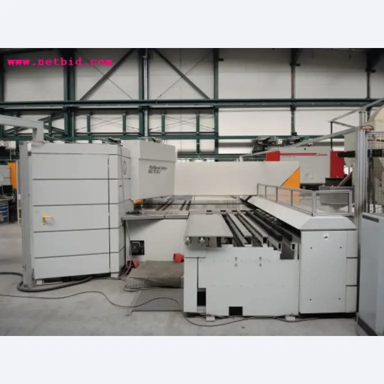 Chapas metálicas e máquinas para trabalhar metais<br><font size="2">Em colaboração com a Hilco Industrial Acquisitions bv</font>-21