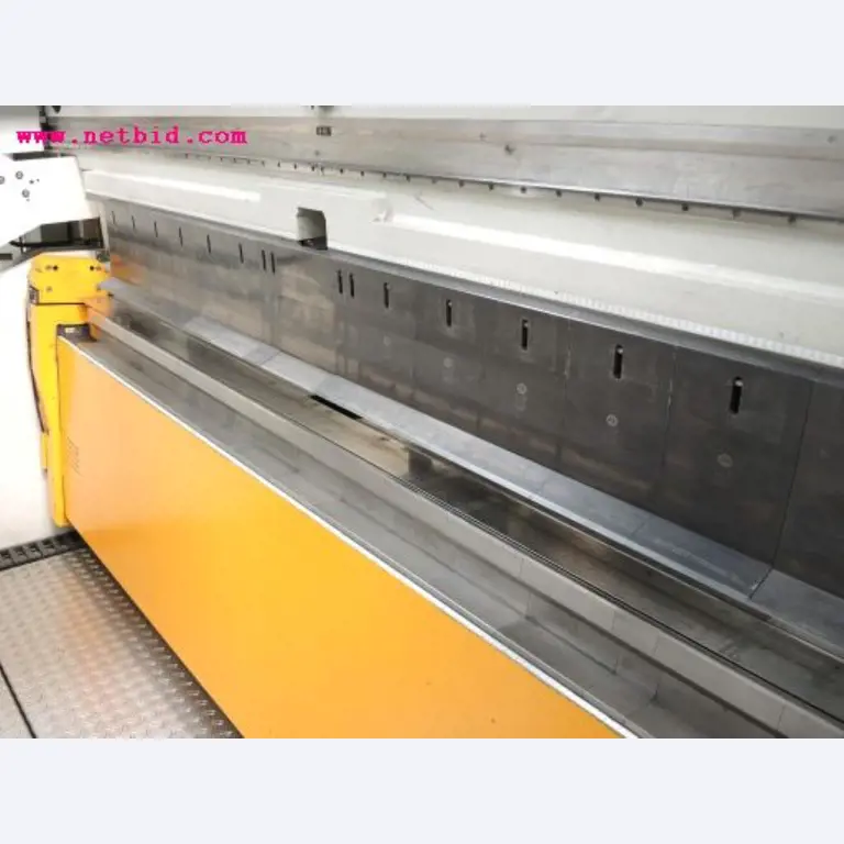 Chapas metálicas e máquinas para trabalhar metais<br><font size="2">Em colaboração com a Hilco Industrial Acquisitions bv</font>-4