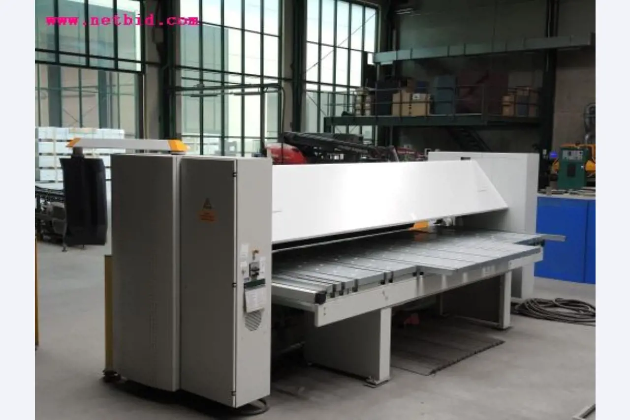 Chapas metálicas e máquinas para trabalhar metais<br><font size="2">Em colaboração com a Hilco Industrial Acquisitions bv</font>-11