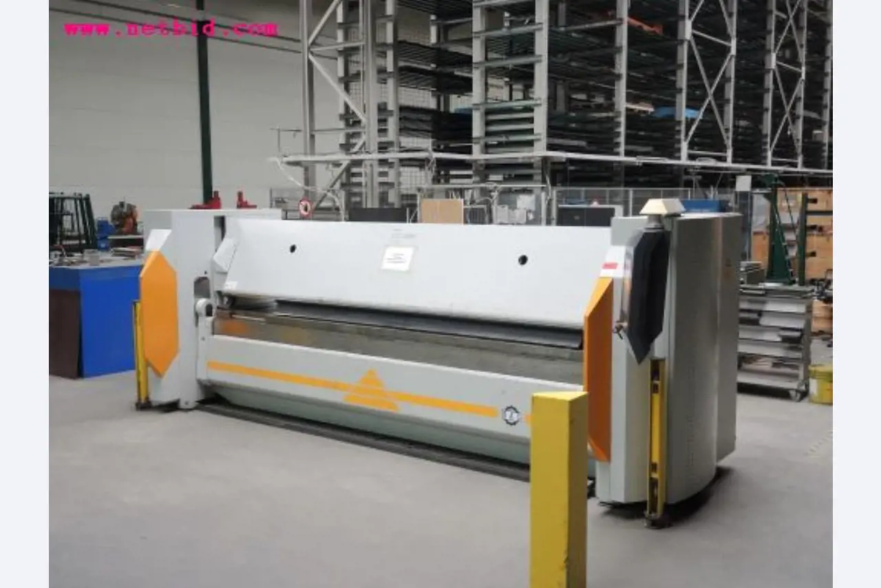 Chapas metálicas e máquinas para trabalhar metais<br><font size="2">Em colaboração com a Hilco Industrial Acquisitions bv</font>-1