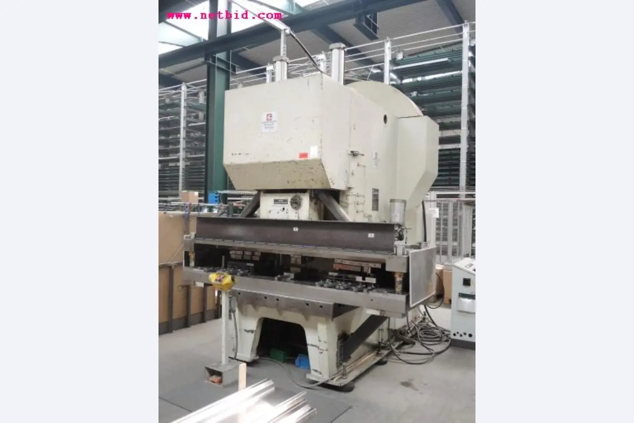 Chapas metálicas e máquinas para trabalhar metais<br><font size="2">Em colaboração com a Hilco Industrial Acquisitions bv</font>-1