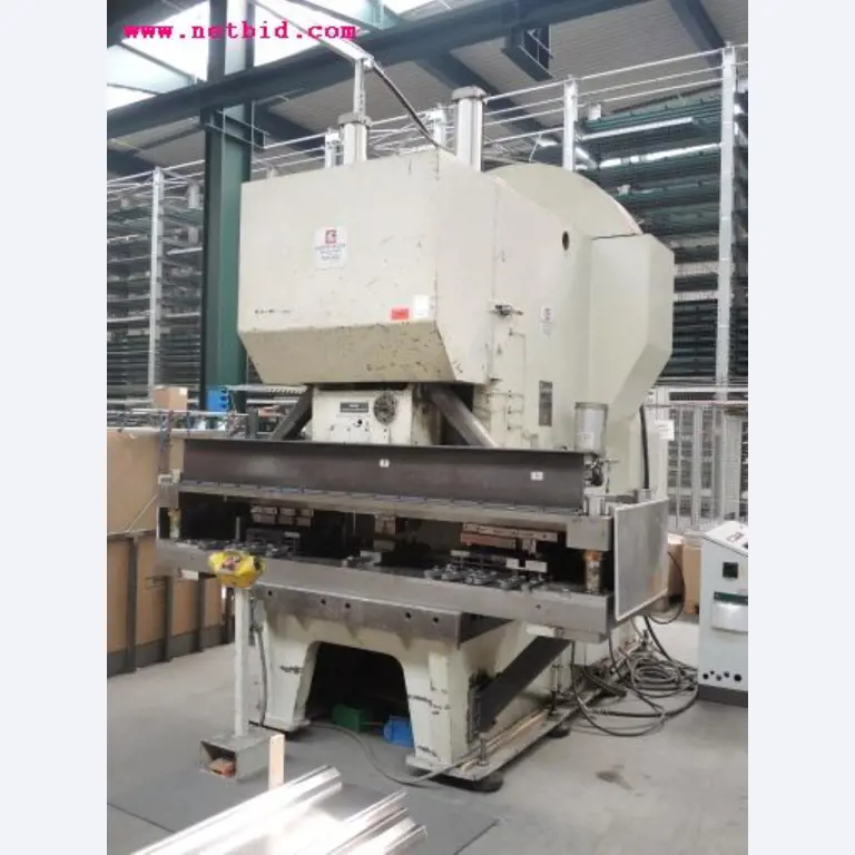 Chapas metálicas e máquinas para trabalhar metais<br><font size="2">Em colaboração com a Hilco Industrial Acquisitions bv</font>-1