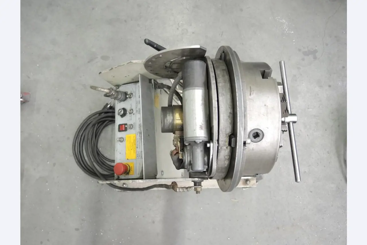 Chapas metálicas e máquinas para trabalhar metais<br><font size="2">Colaboração com Hilco Industrial Acquisitions bv</font><br><img src="/images/hil.png"><br>-5