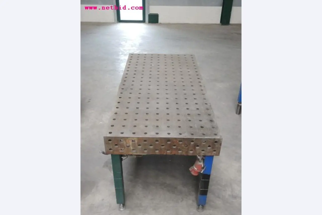 Chapas metálicas e máquinas para trabalhar metais<br><font size="2">Em colaboração com a Hilco Industrial Acquisitions bv</font>-4